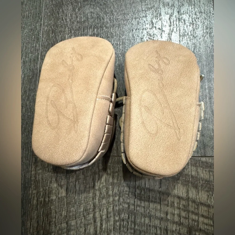 NEW baby moccasin shoes light tan brown size 4